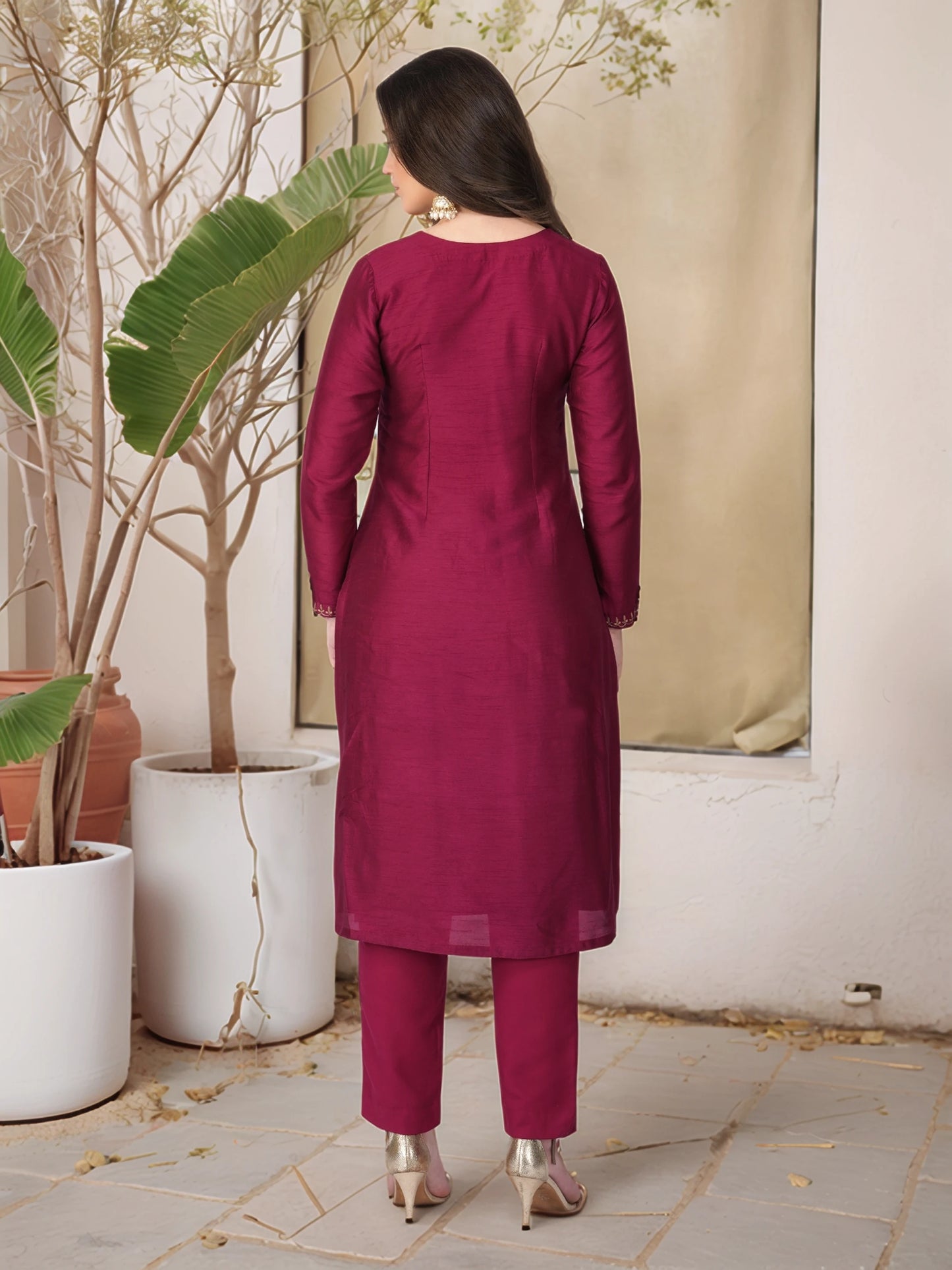 Vaclav Vine Embroidered Kurta Pant Set with Dupatta – Roman Silk